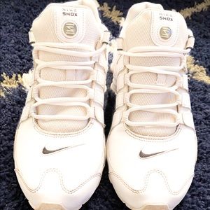 Mens super clean in great condition size 13 Nike Shocks